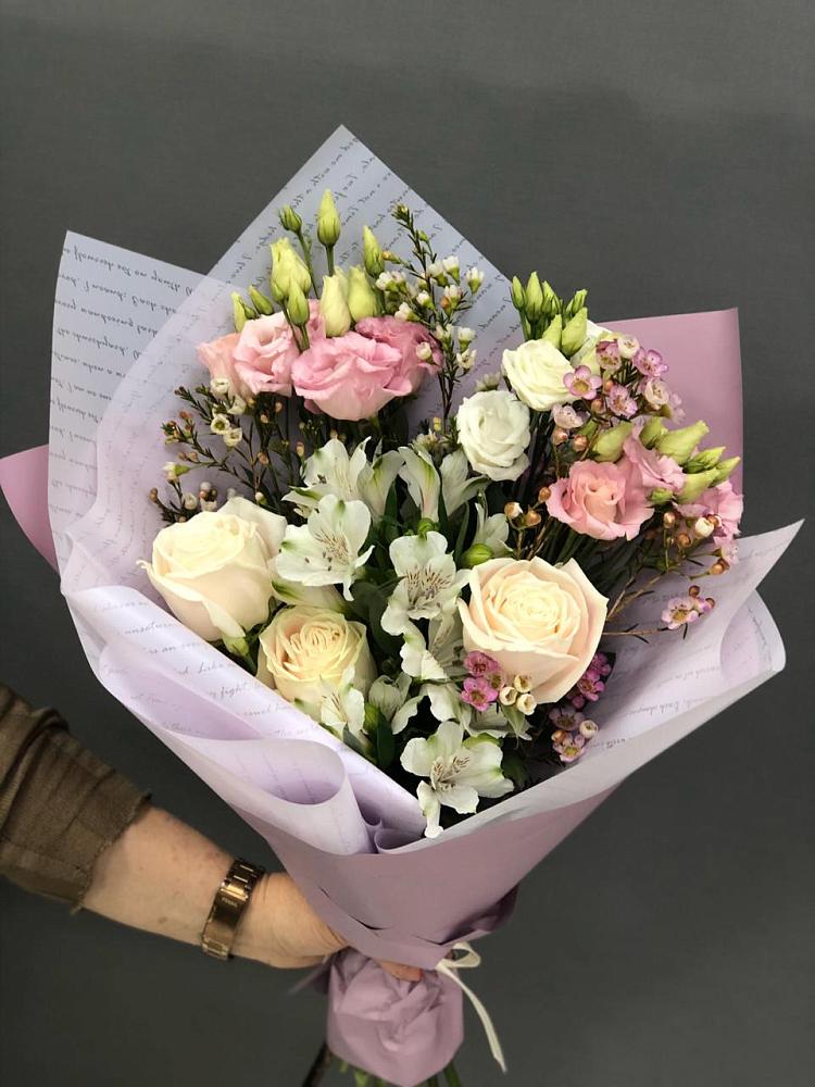 Букет цветов из: Альстромерии, Розы и Лизиантусы в Фатеево