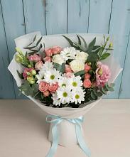 Букет цветов из:  Розы, Лизиантусы и Хризантемы в Фатеево