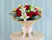 Букет цветов из:  Лилии и Розы в Фатеево