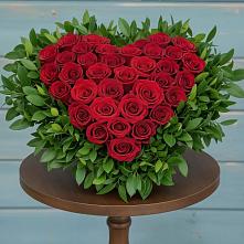 Цветочная композиция из Розы в виде сердца в Фатеево