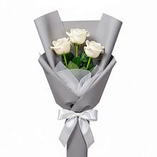 Букет 3 белые розы в Фатеево