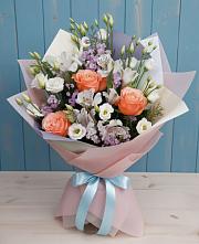 Букет цветов из:  Лизиантусы, Розы, Альстромерии и Гипсофила в Фатеево
