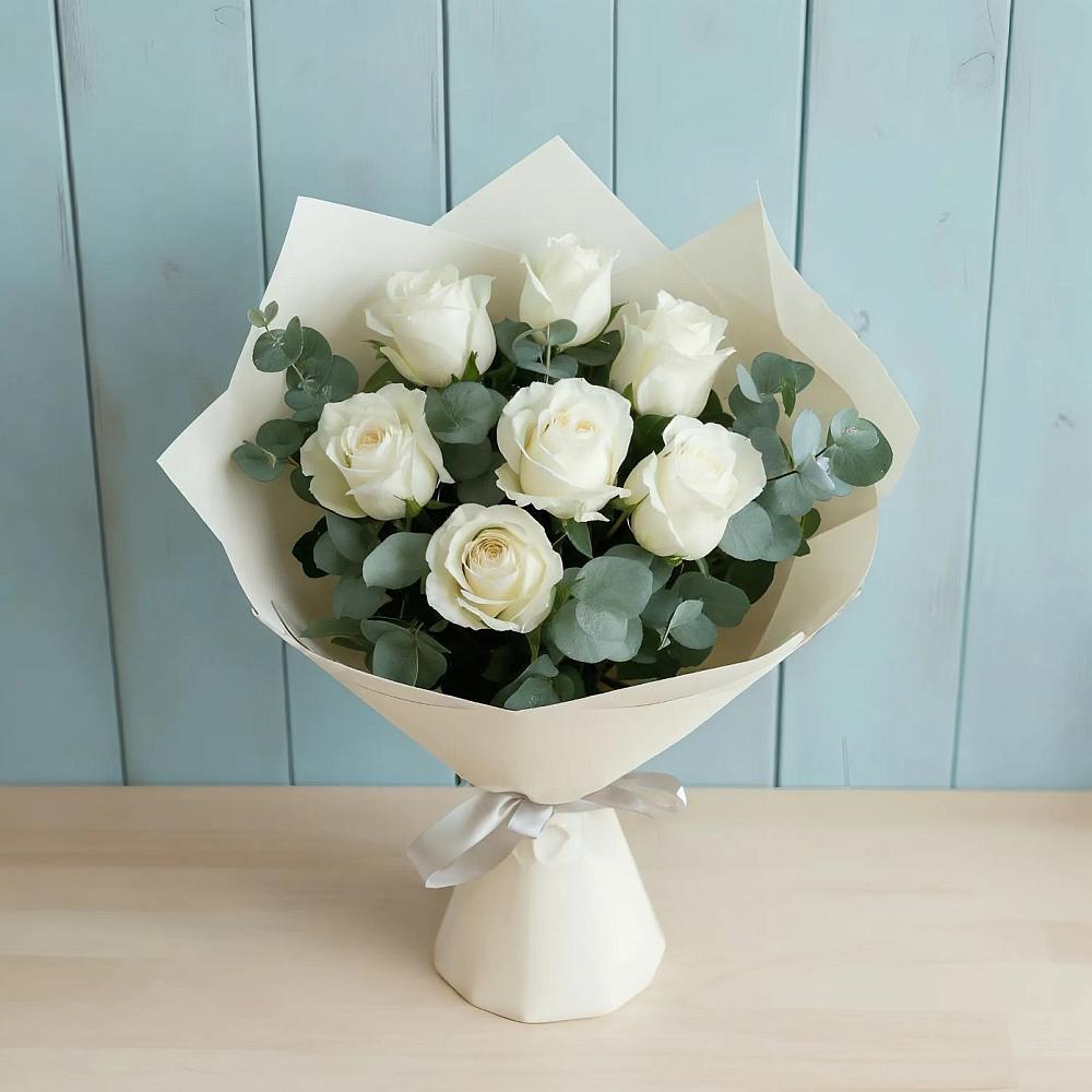 Букет Белые розы в Эвкалипте в Фатеево