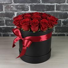 Цветочная композиция из Розы в шляпной коробке в Фатеево