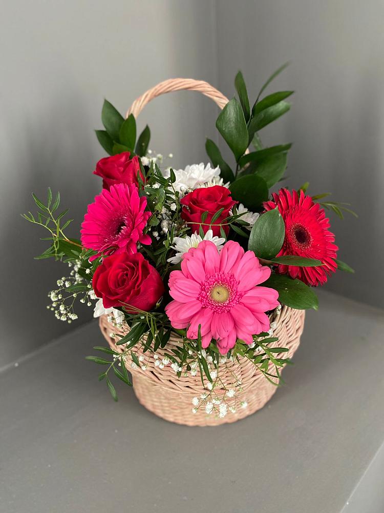 Цветочная композиция из Розы, Хризантемы и Герберы в корзине в Фатеево