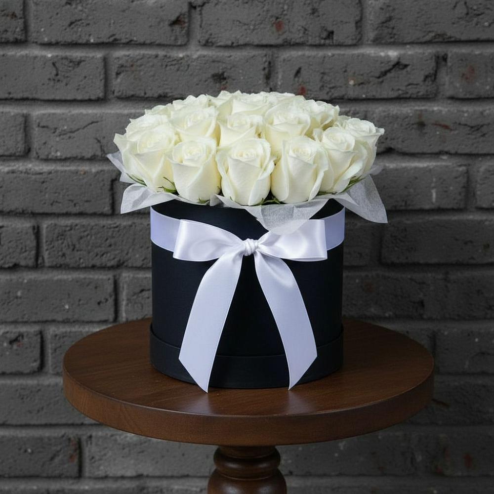 Цветочная композиция из Розы в шляпной коробке в Фатеево