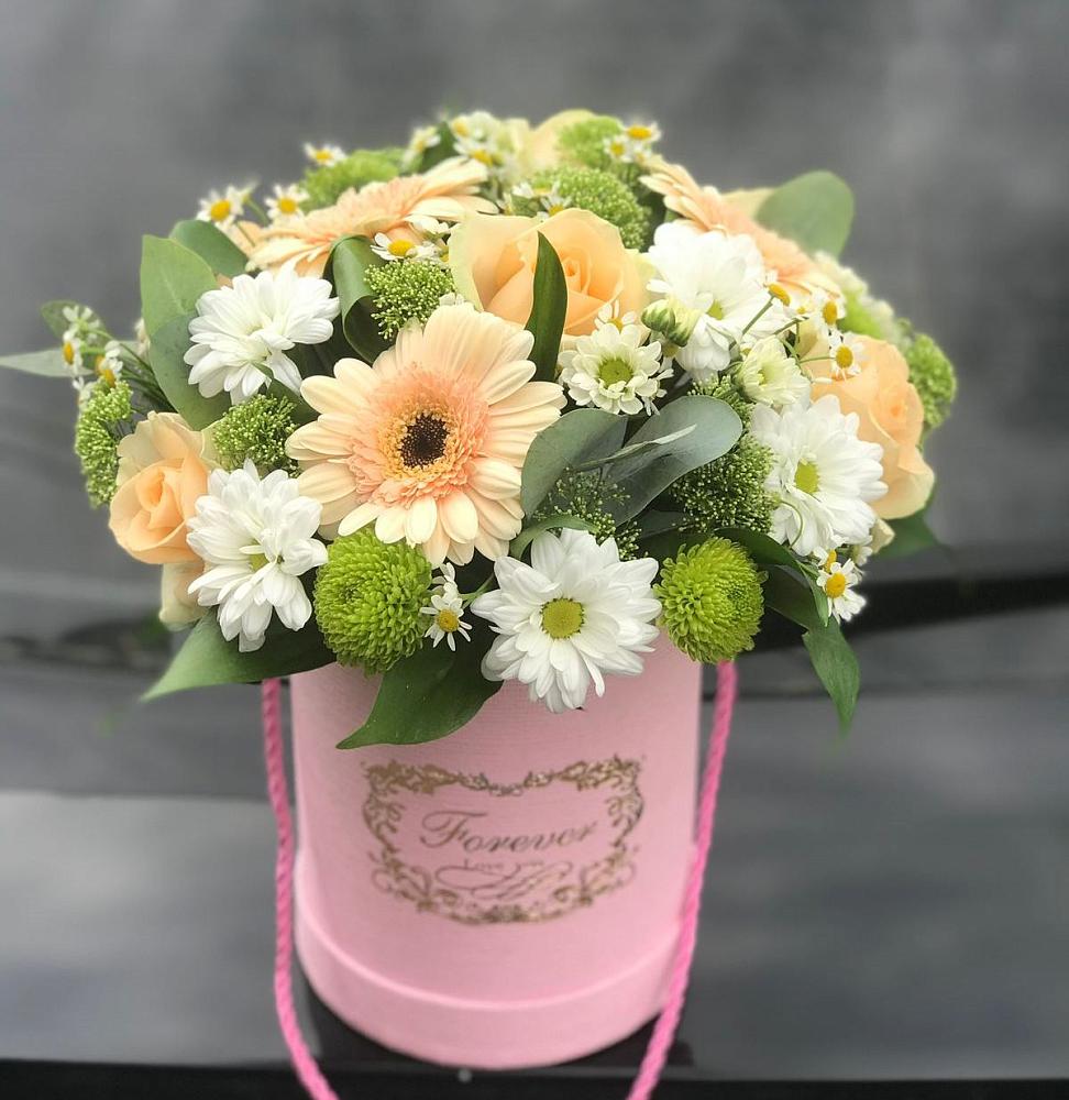 Цветочная композиция из Розы, Герберы и Хризантемы в шляпной коробке в Фатеево