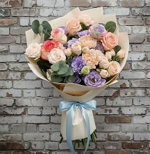 Букет цветов из:  Розы, Лизиантусы и Гвоздики в Фатеево