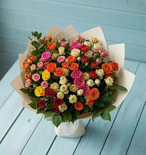 Букет Микс из разноцветных кустовых роз в Фатеево