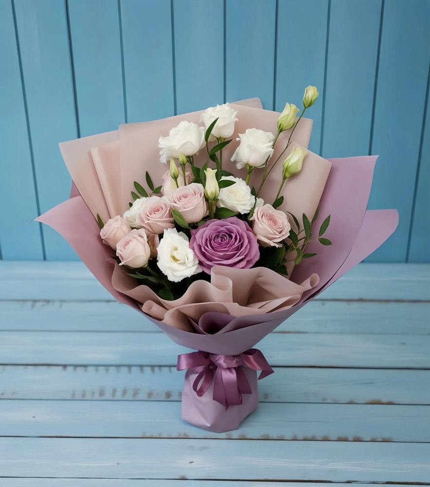 Букет цветов из: Розы и Лизиантусы в Фатеево